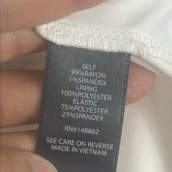 Torrid White Rayon Slub Smocked Bodice Long Sleeve Crop Blouse Size 1 - Picture 9 of 12